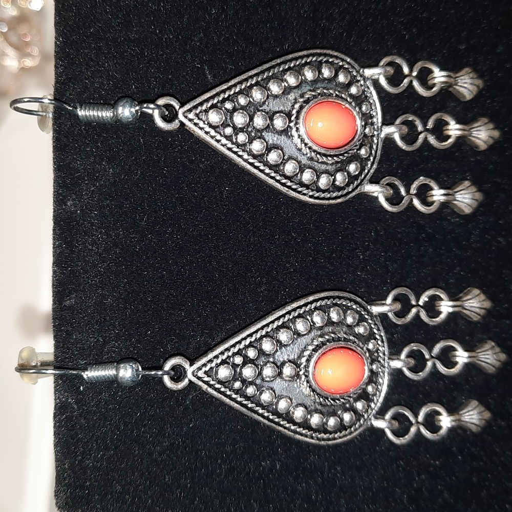Beautiful dangling earrings ready for a night out Bundle and save 5 for 30
